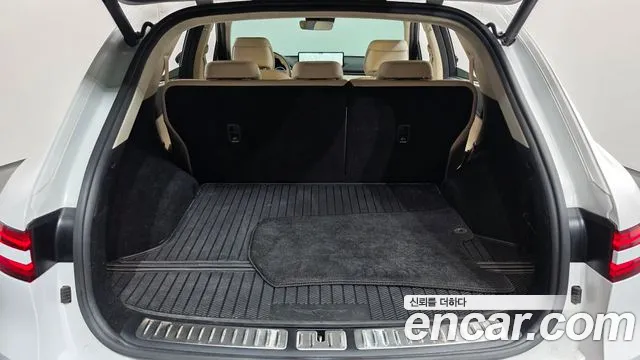 Genesis GV70 — Фото автомобиля 26
