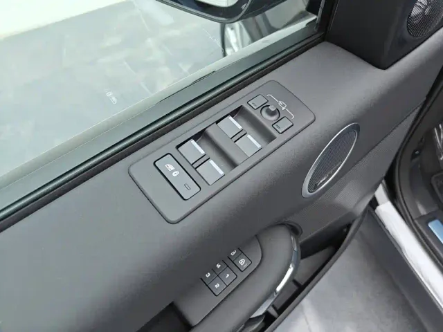 Land Rover Discovery — Фото автомобиля 24