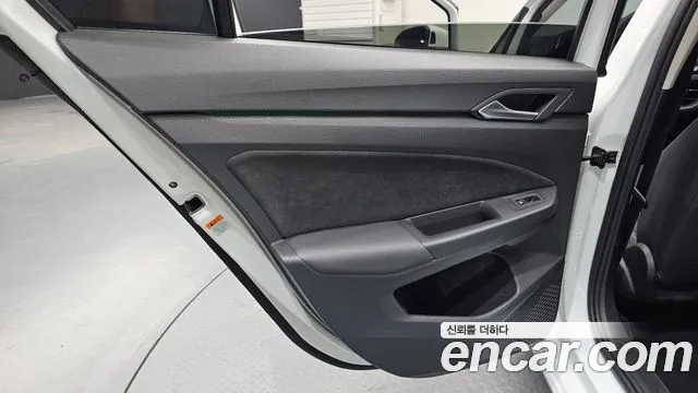 Volkswagen Golf Golf 8 поколение 2.0 TDI Prestige — Фото автомобиля 7