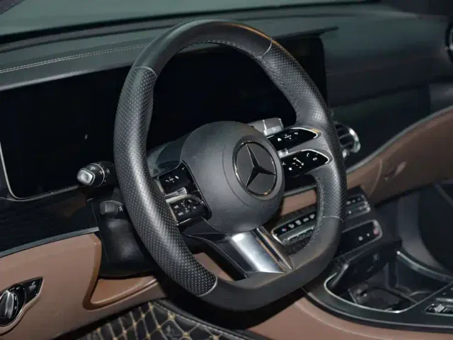 Mercedes-Benz E-Class — Фото автомобиля 8