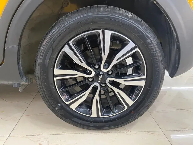 Kia KX1 — Фото автомобиля 10