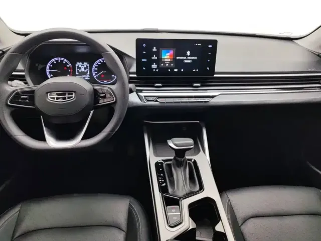 Geely Emgrand — Фото автомобиля 12