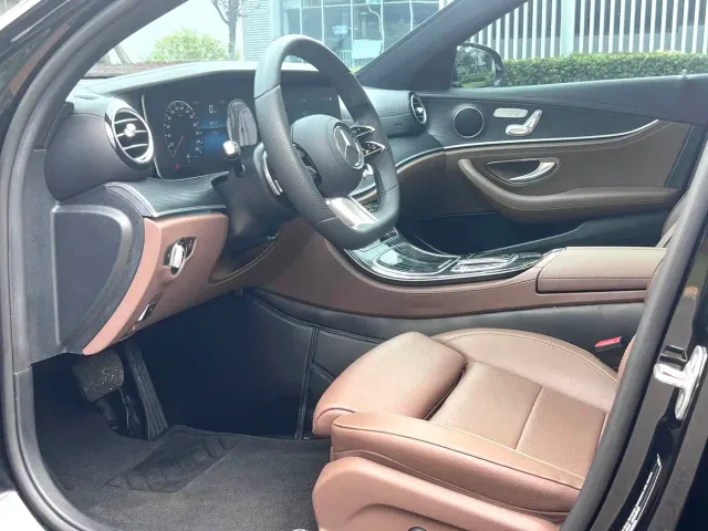 Mercedes-Benz E-Class — Фото автомобиля 5