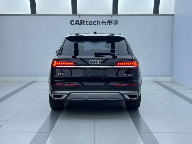 Audi Audi Q7 2022 55 TFSI quattro S line Sport — Фото автомобиля 4