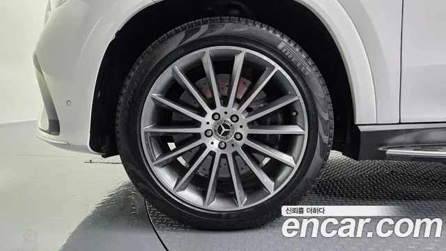 Mercedes-Benz GLE-Class — Фото автомобиля 4