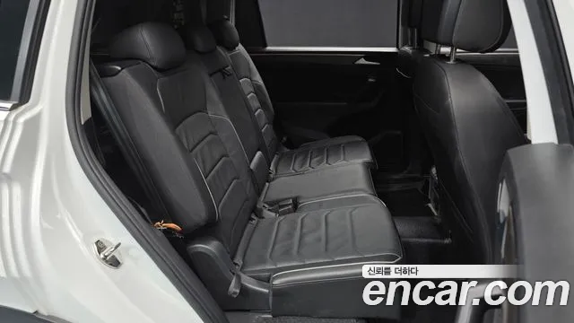 Volkswagen Tiguan — Фото автомобиля 12