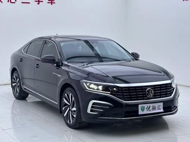 Volkswagen Passat — Фото автомобиля 2