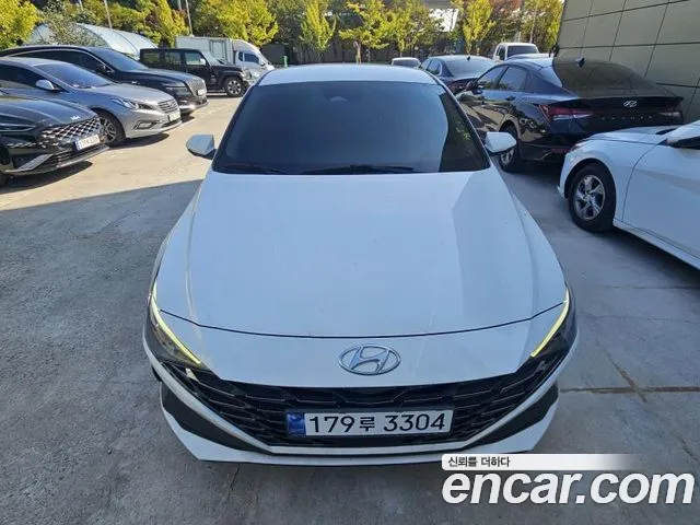 Hyundai Avante CN7 — Фото автомобиля 2