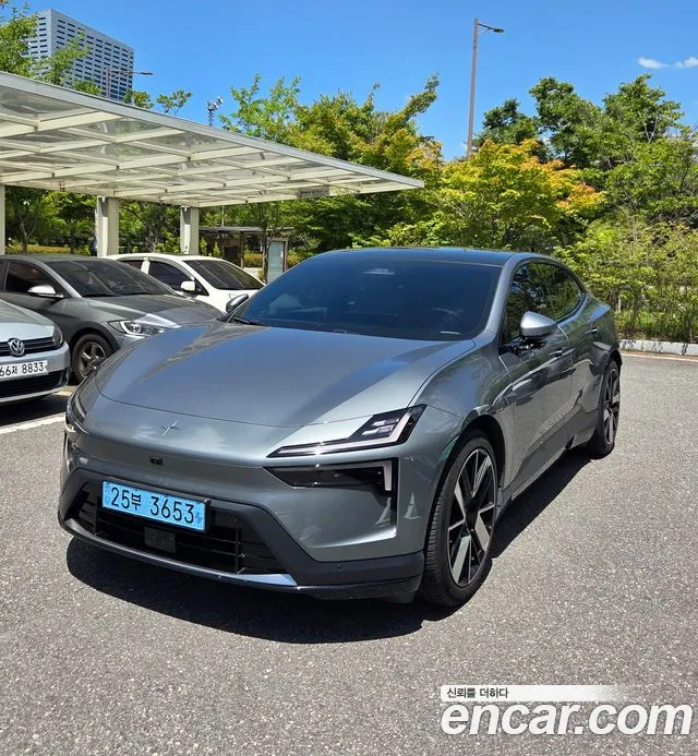 Фотография автомобиля — Polestar 4