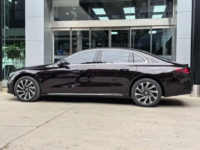 Mercedes-Benz E-Class — Фото автомобиля 9