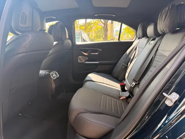 Mercedes-Benz C-Class — Фото автомобиля 18