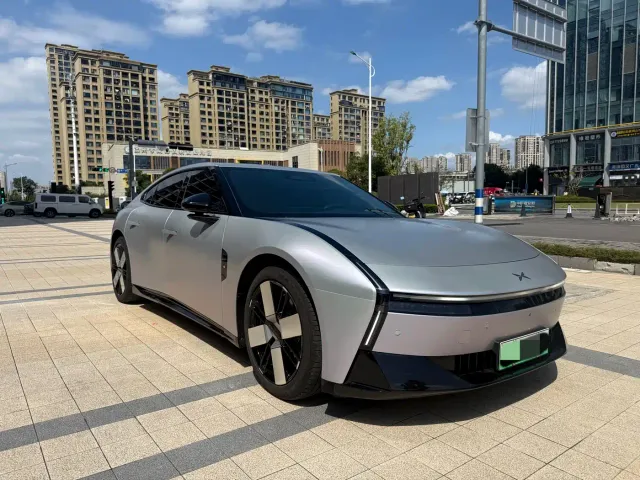 Xpeng P7 — Фото автомобиля 3