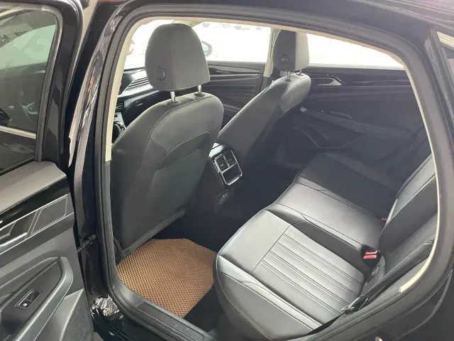 Volkswagen Passat — Фото автомобиля 20