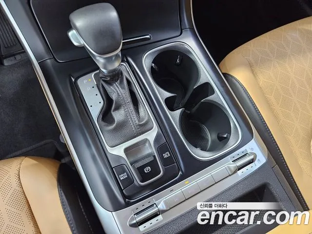 Kia Canival Carnival 4 поколение Бензин 9 мест Prestige — Фото автомобиля 18