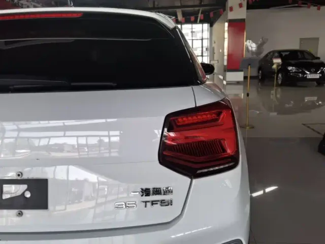 Audi Q2L — Фото автомобиля 7