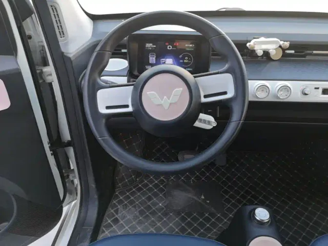 Wuling Hongguang Mini EV — Фото автомобиля 10