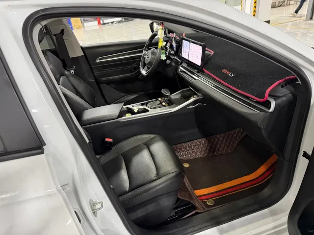 Geely Emgrand — Фото автомобиля 8