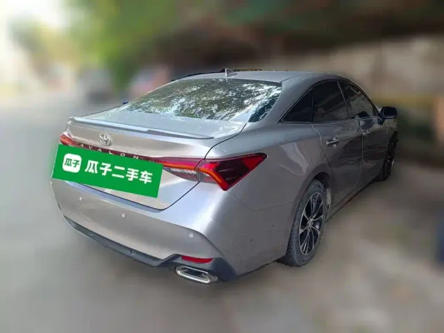 Toyota Avalon — Фото автомобиля 6