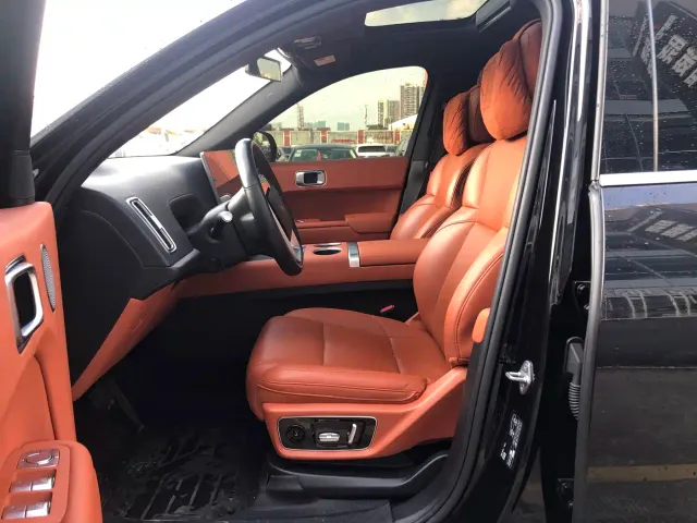 Li Auto L7 — Фото автомобиля 4