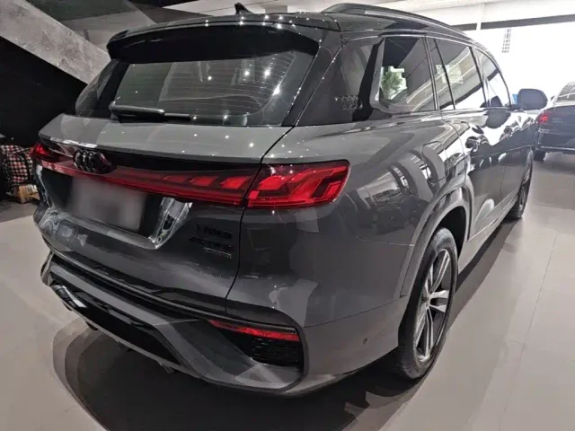 Audi Q6 — Фото автомобиля 6