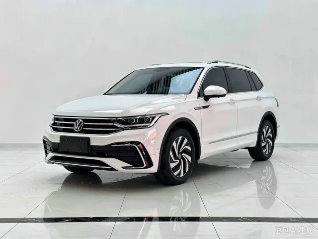 Volkswagen Tiguan L — Фото автомобиля 3