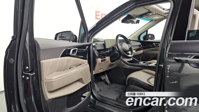 Kia Carnival Generation 4 — Фото автомобиля 15