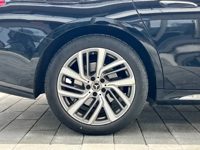 Mercedes-Benz E-Class — Фото автомобиля 15