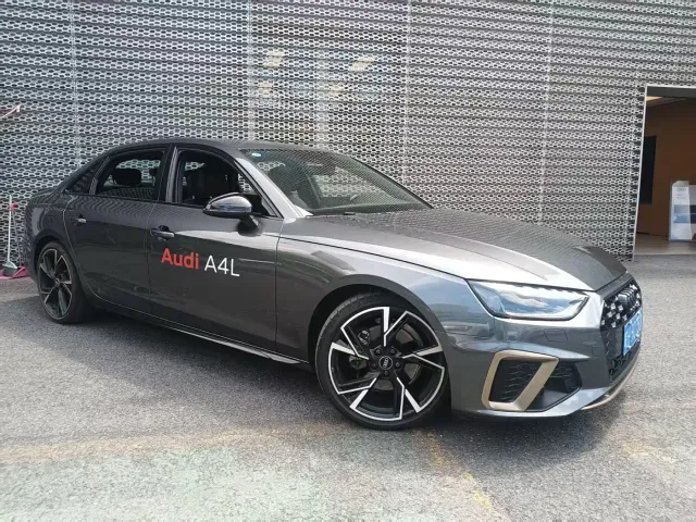 Audi A4L — Фото автомобиля 3