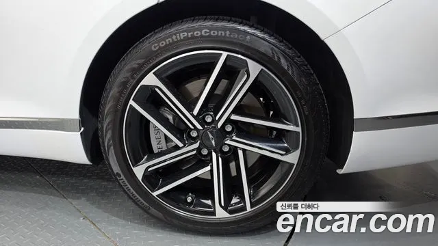 Genesis G80 RG3 — Фото автомобиля 6