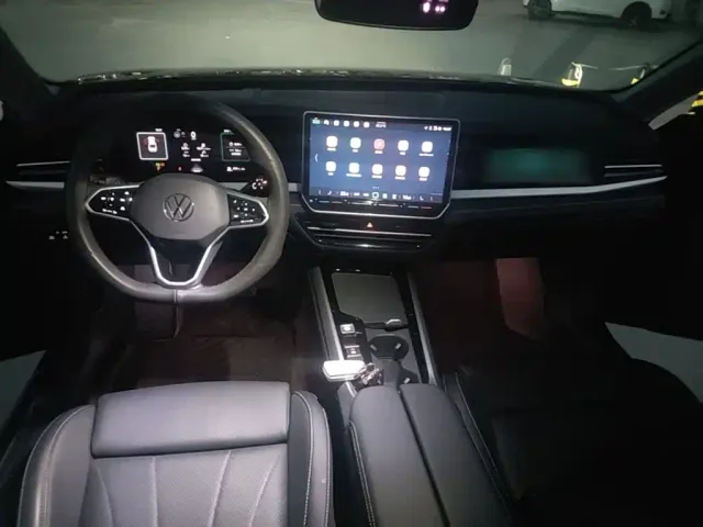 Volkswagen Passat — Фото автомобиля 9