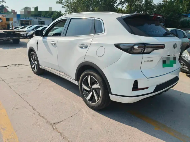Changan Qiyuan Q05 — Фото автомобиля 7