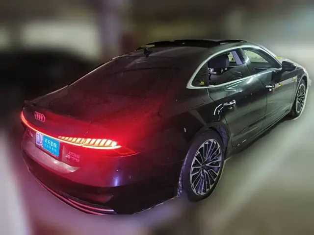 Audi A7L — Фото автомобиля 2