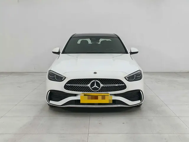 Фотография автомобиля — Mercedes-Benz C-Class