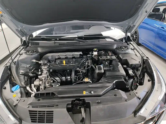 Hyundai Elantra — Фото автомобиля 19