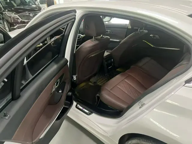BMW 3 Series — Фото автомобиля 6