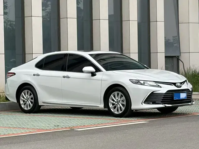 Toyota Camry — Фото автомобиля 3