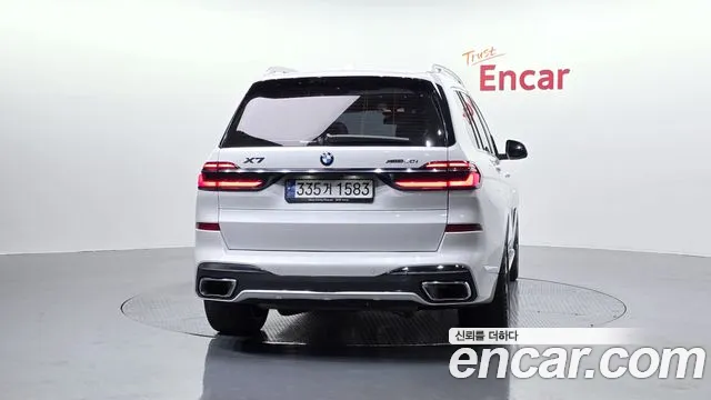 BMW X7 — Фото автомобиля 4