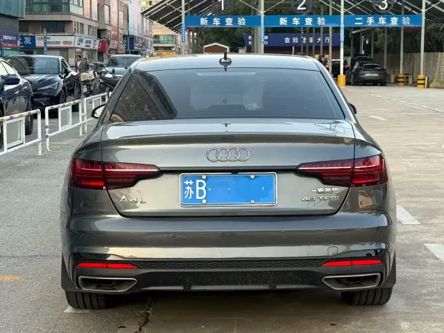 Audi A4L — Фото автомобиля 3