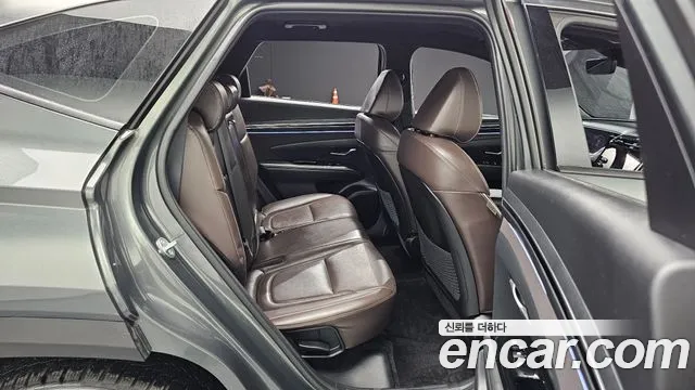 Hyundai Tucson Tucson (NX4) Дизель 2.0 2WD — Фото автомобиля 12