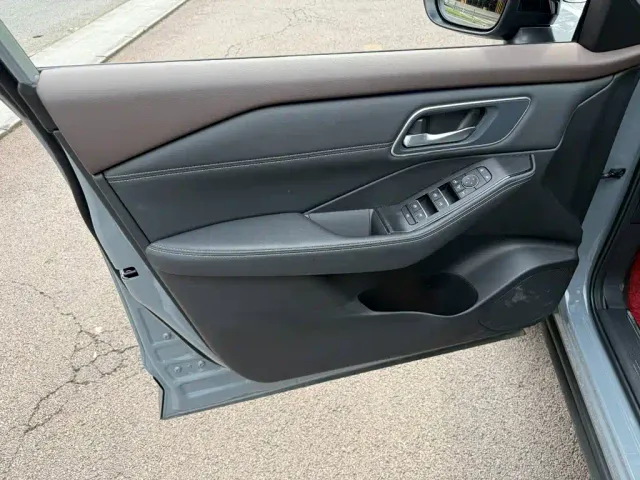 Nissan X-Trail 2023 e-POWER Super Hybrid Dual Motor AWD Supreme Edition — Фото автомобиля 6