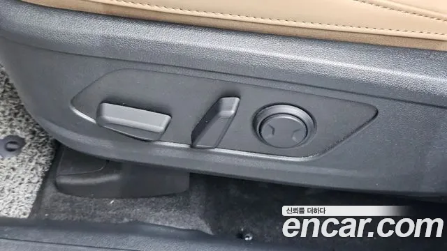 Kia Sorento Новый Sorento 4 поколение Бензин 2.5T 2WD — Фото автомобиля 19