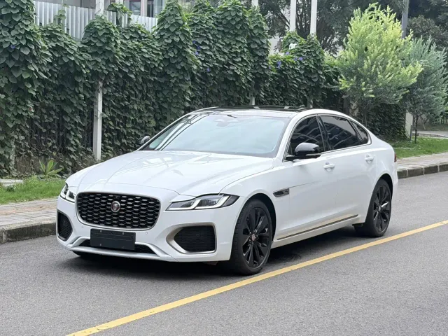 Фотография автомобиля — Jaguar XFL