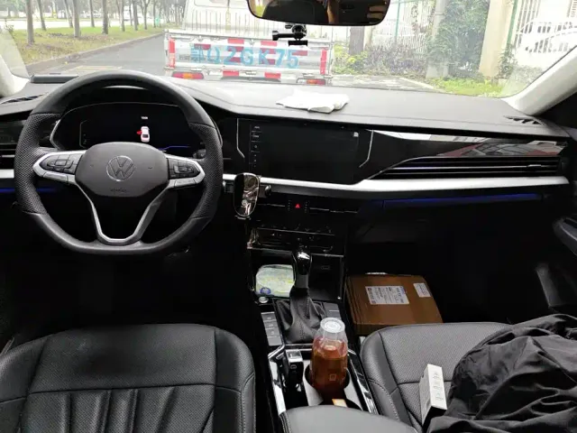 Volkswagen Passat — Фото автомобиля 11