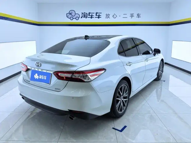 Toyota Camry — Фото автомобиля 3