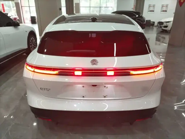 Nio ET5 Touring — Фото автомобиля 5