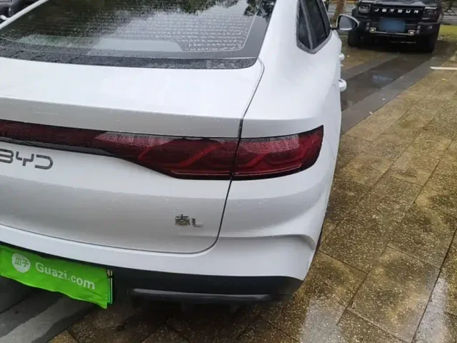 BYD Qin L — Фото автомобиля 23