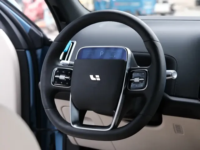 Li Auto Li Xiang L9 2022 Max — Фото автомобиля 16