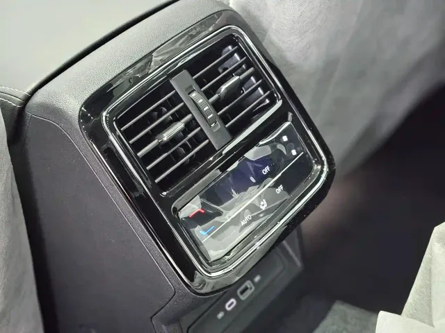 Volkswagen Passat — Фото автомобиля 16