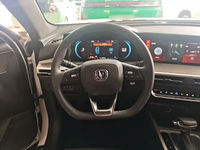 Changan CS35 Plus — Фото автомобиля 10