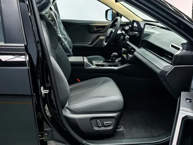 Toyota RAV4 — Фото автомобиля 21